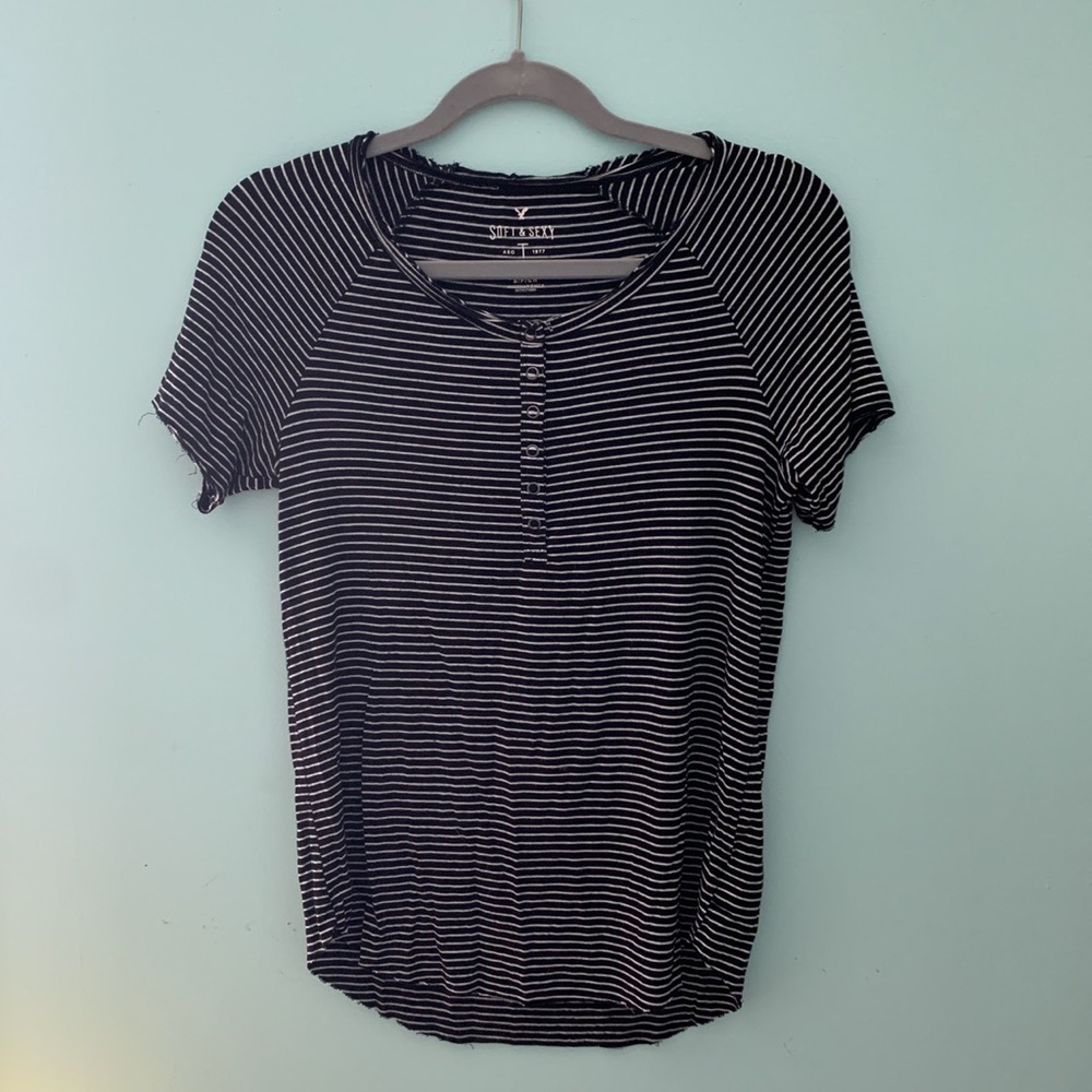 American eagle t shirt